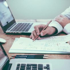 scott-graham-5fNmWej4tAA-unsplash